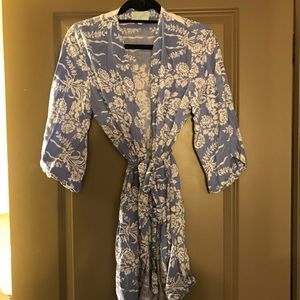 Soft flower print robe